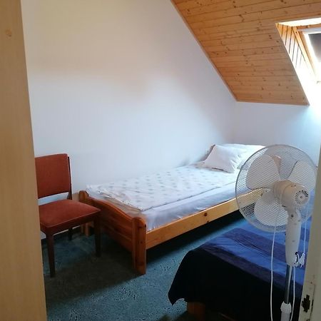 Sára Vendégház Balatonkeresztúr Exterior foto