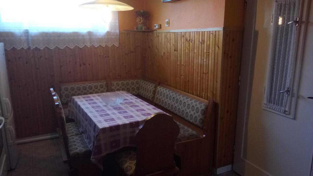 Sára Vendégház Balatonkeresztúr Exterior foto